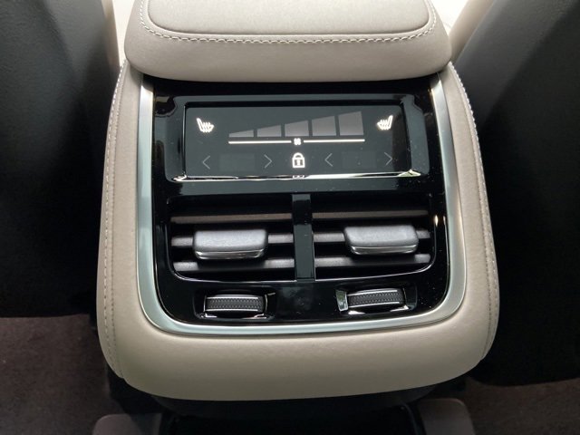 New 2026 Volvo XC90 B6 Plus image 14