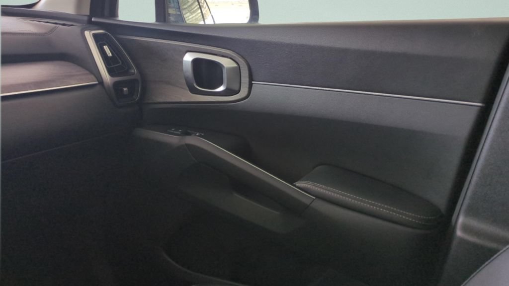 Used 2022 Kia Sorento EX FWD image 13