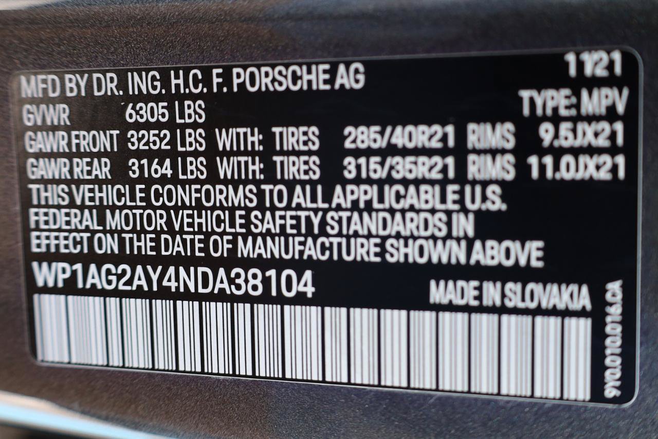 Used 2022 Porsche Cayenne GTS AWD/4WD image 18