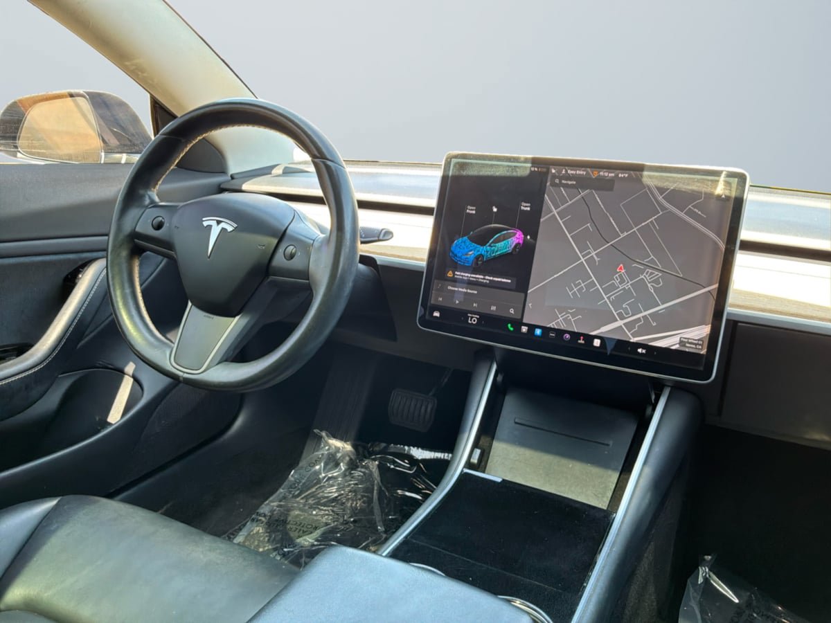 Used 2018 Tesla Model 3 Long Range RWD image 14