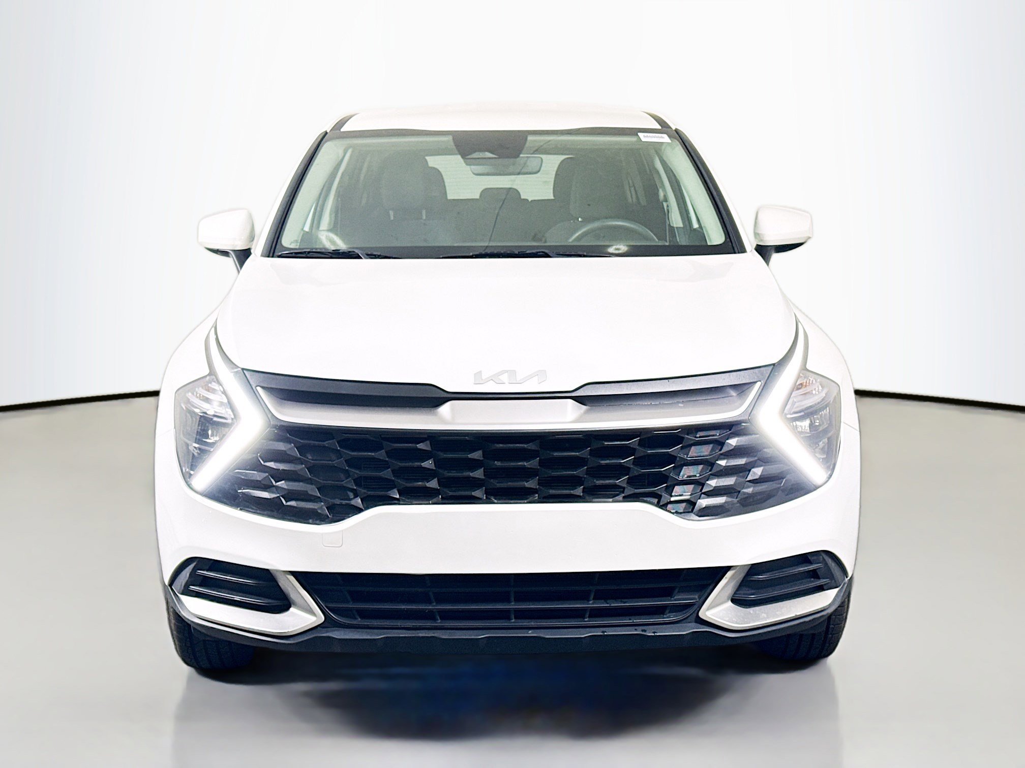 Used 2023 Kia Sportage LX image 2