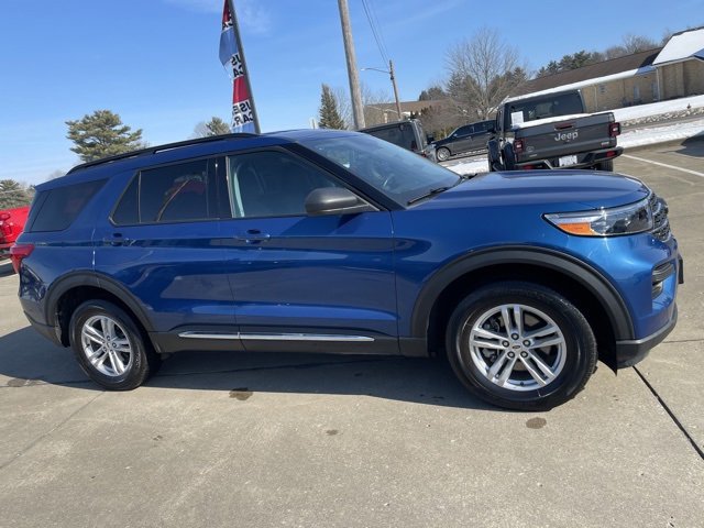 Used 2023 Ford Explorer XLT image 1