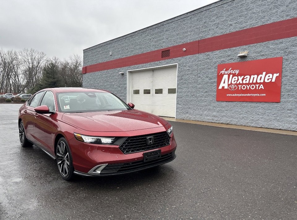 Used 2023 Honda Accord Touring image 1