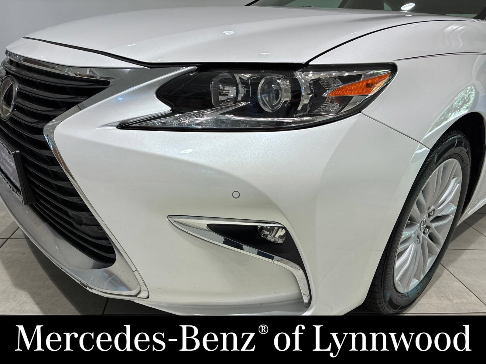 Used 2017 Lexus ES 350 w/ Premium Package FWD image 14