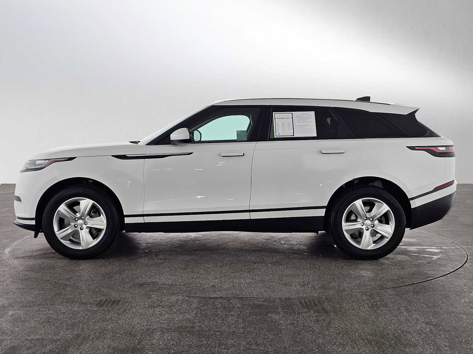 Used 2022 Land Rover Range Rover Velar S image 4