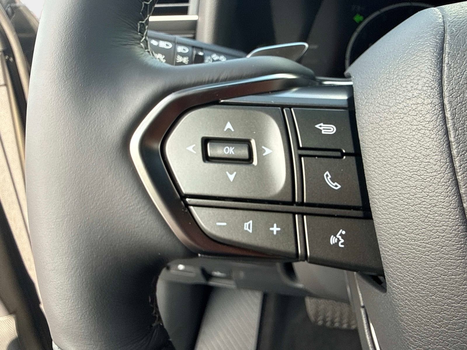 New 2026 Lexus LX 700h Luxury image 28