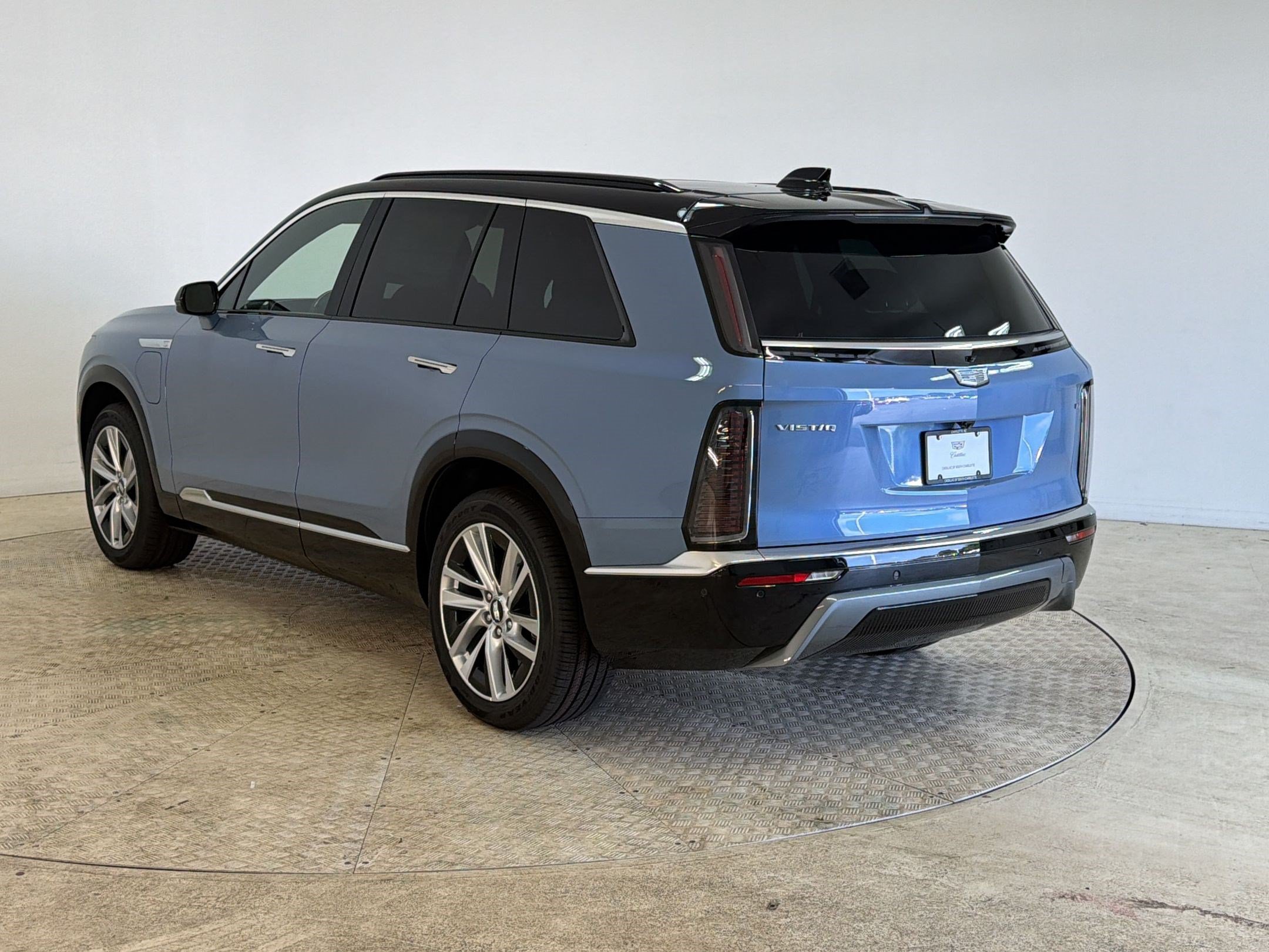 New 2027 Cadillac Vistiq Luxury w/ LPO, Floor Liner Package AWD/4WD image 3