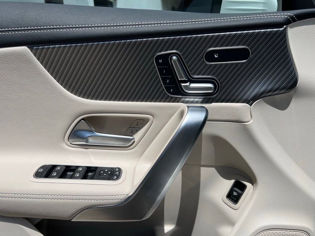 Certified 2025 Mercedes-Benz CLA 250 4MATIC image 11