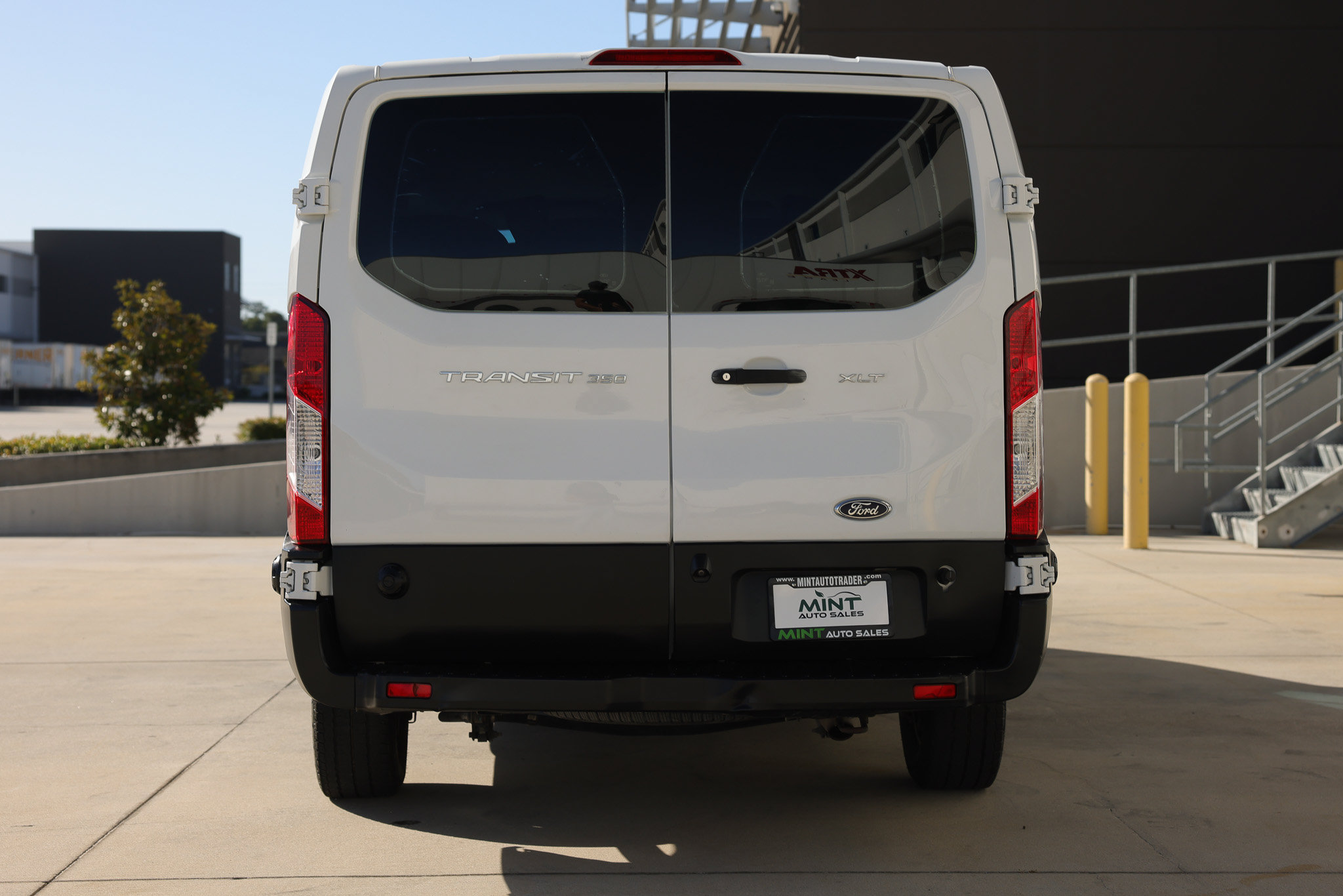 Used 2019 Ford Transit 350 XLT RWD image 11