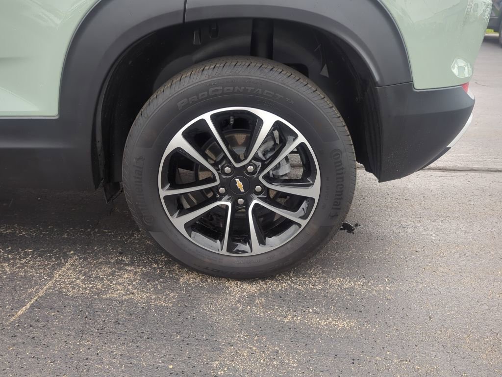 Certified 2025 Chevrolet TrailBlazer LT w/ LT Cold Weather Package image 13