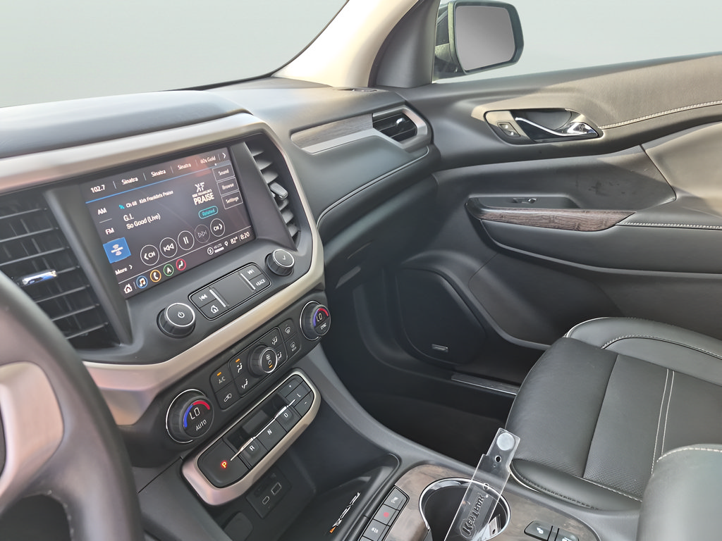 Used 2021 GMC Acadia Denali w/ Denali Technology Package FWD image 30