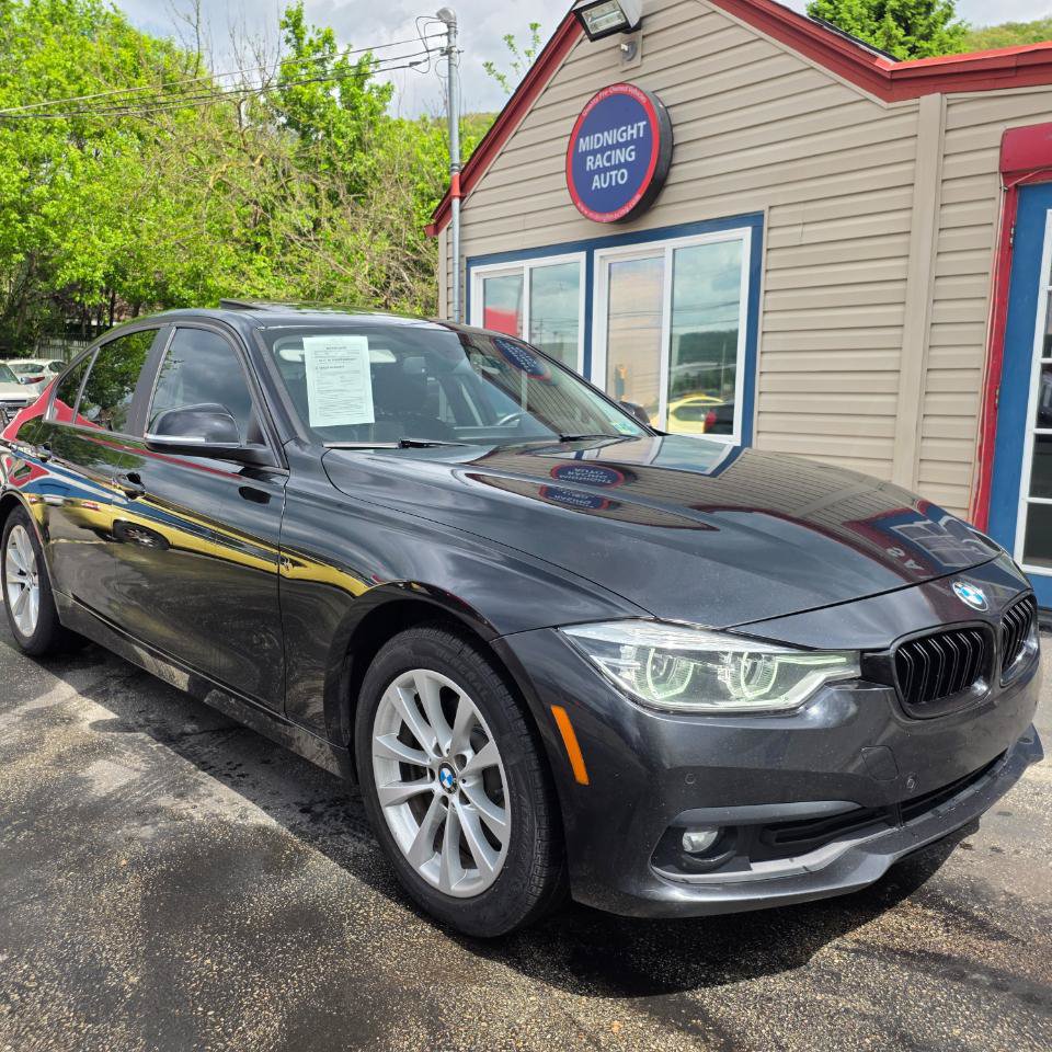 Used 2017 BMW 320i xDrive Sedan AWD/4WD image 7