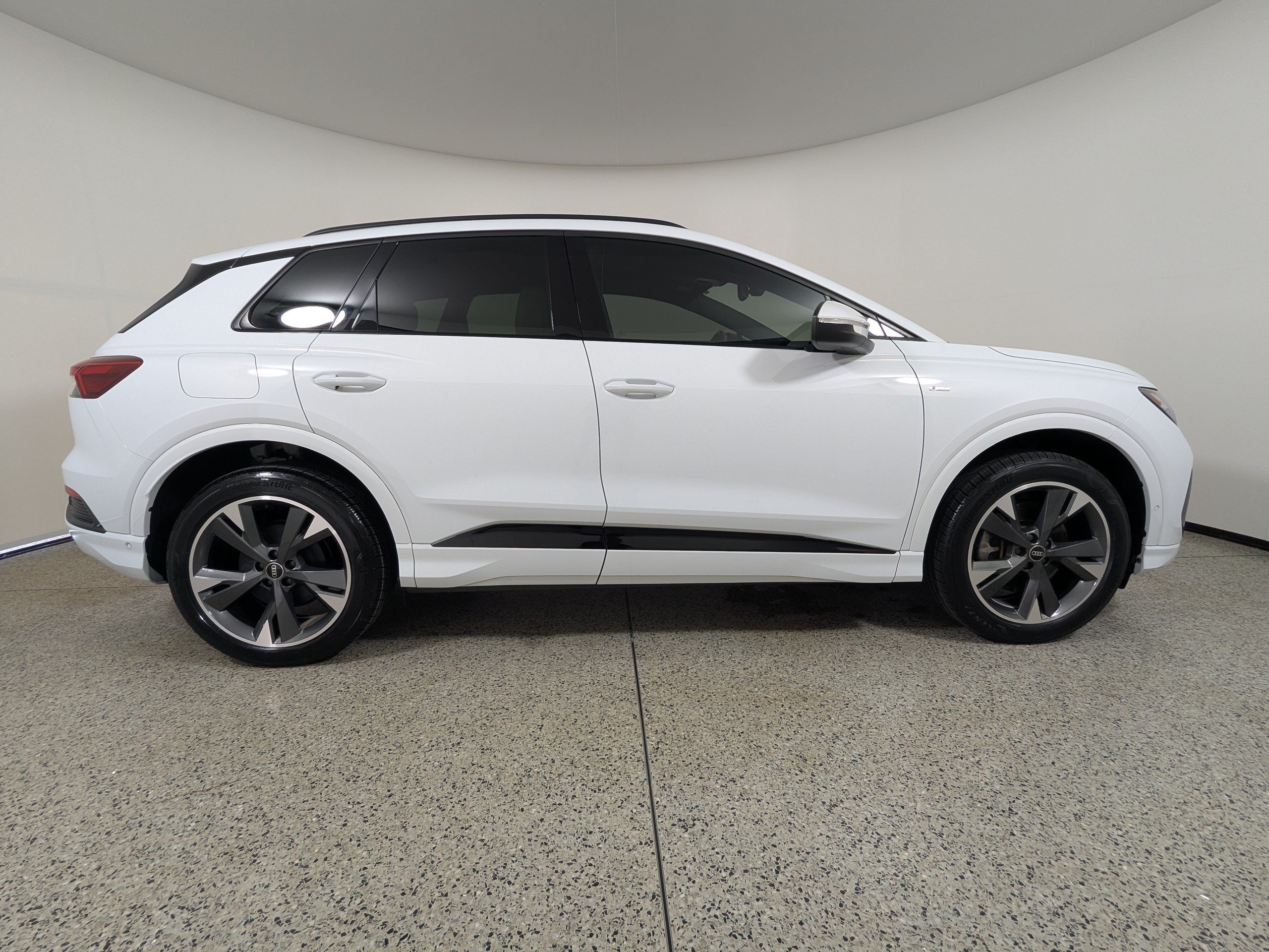 Used 2023 Audi Q4 e-tron Premium Plus w/ Premium Plus AWD/4WD image 8