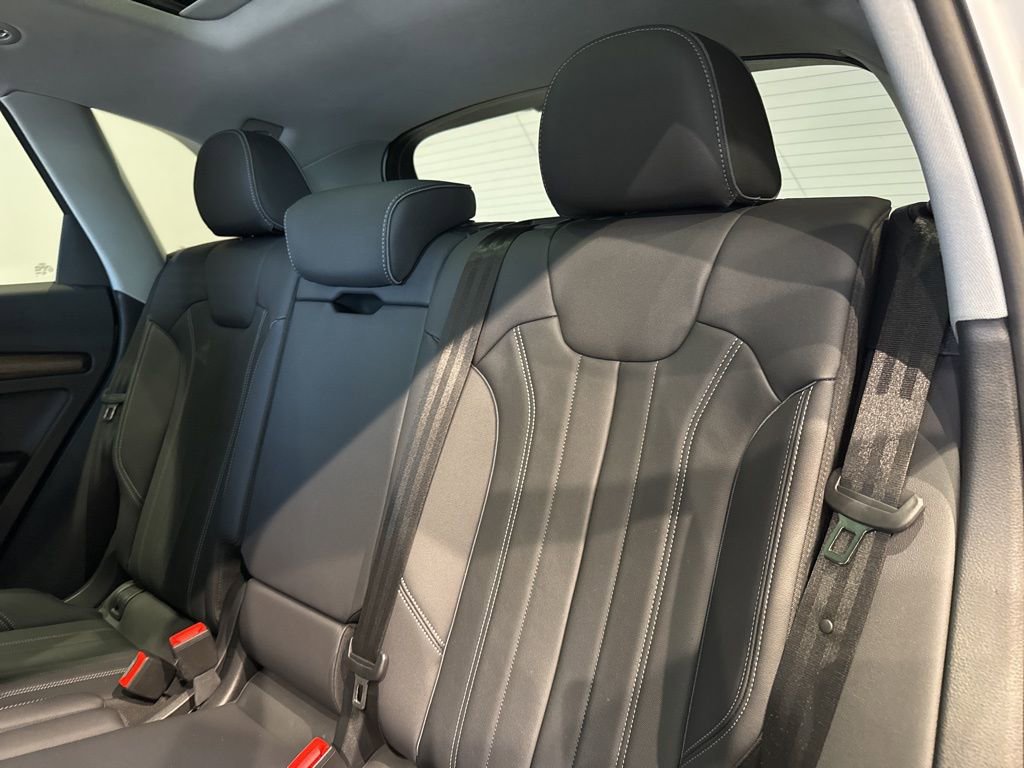 Used 2024 Audi Q5 2.0T Premium image 32