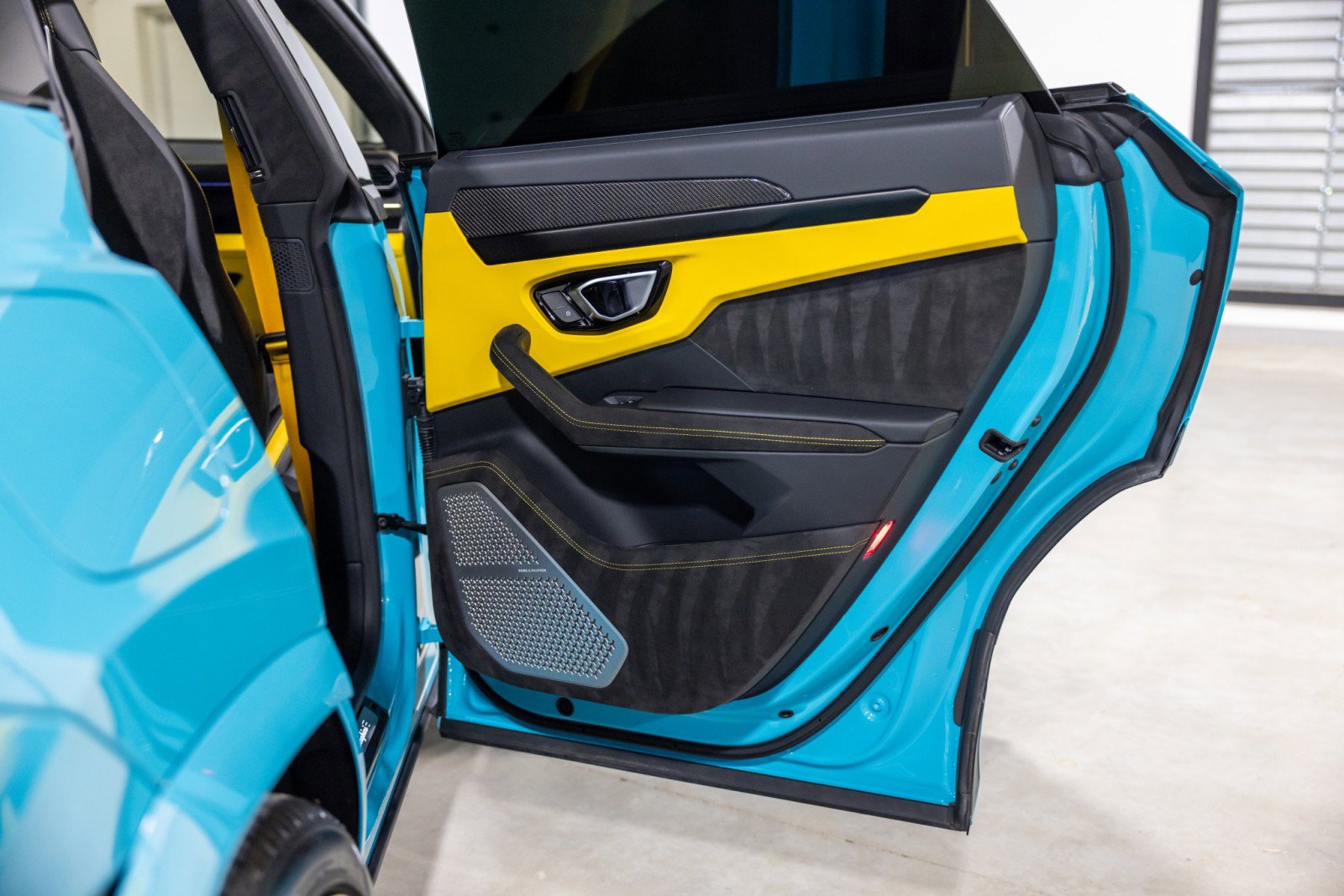 Used 2024 Lamborghini Urus S image 26