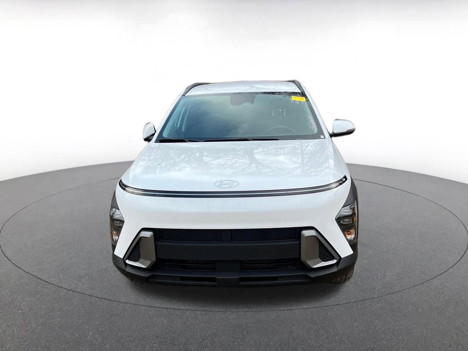 Used 2025 Hyundai Kona SEL image 3