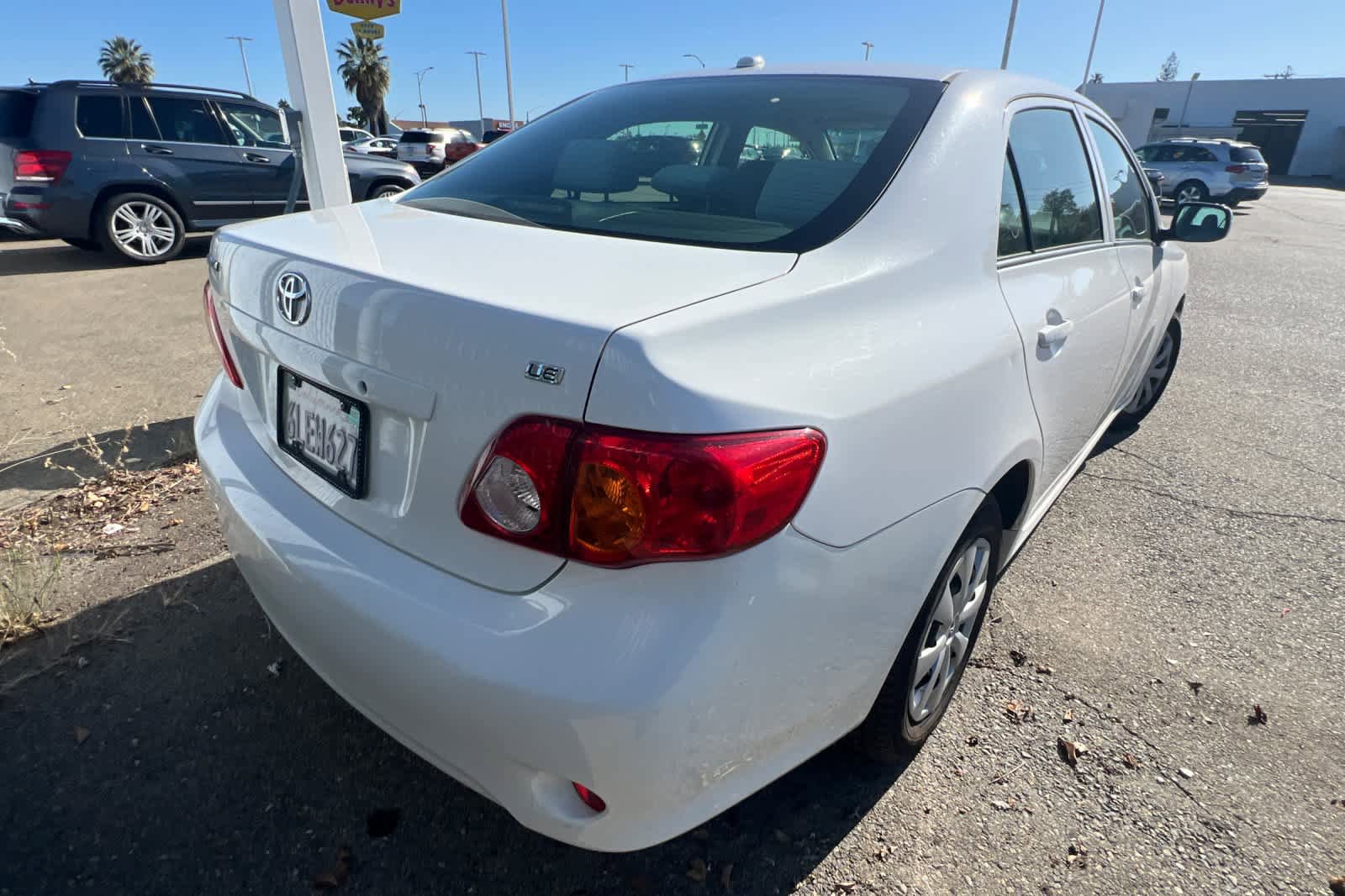 Used 2010 Toyota Corolla LE FWD image 4