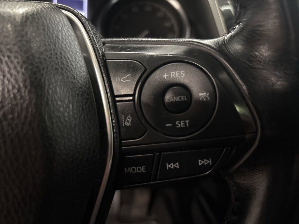 Used 2019 Toyota Camry SE FWD image 19