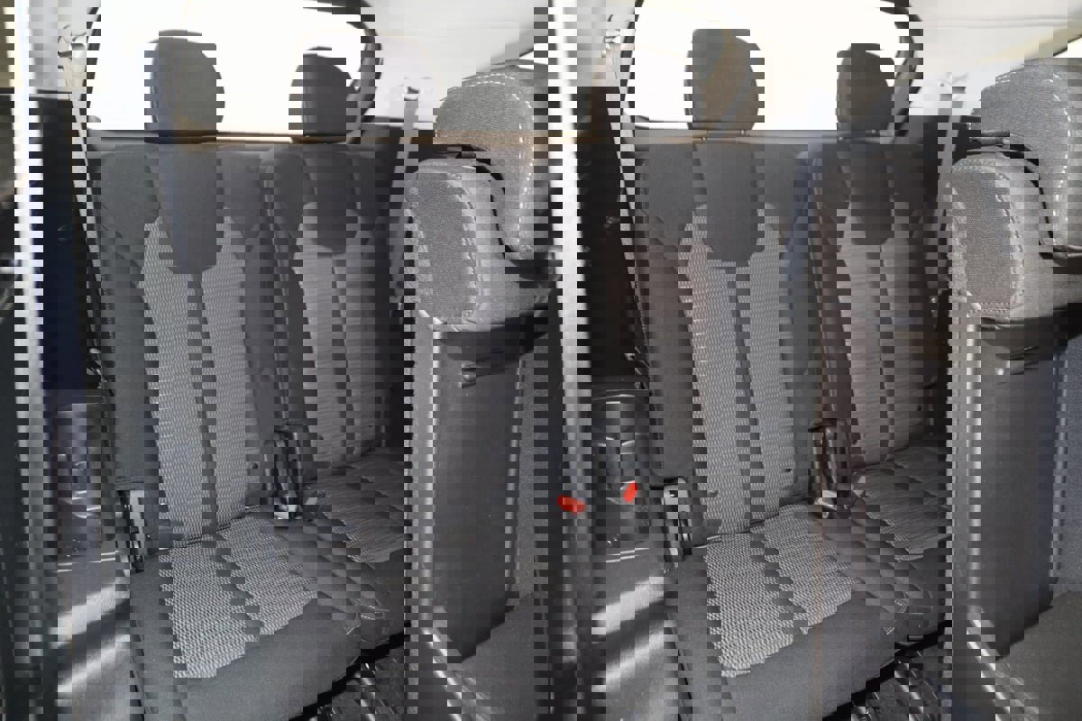 Used 2022 Kia Sorento LX image 11