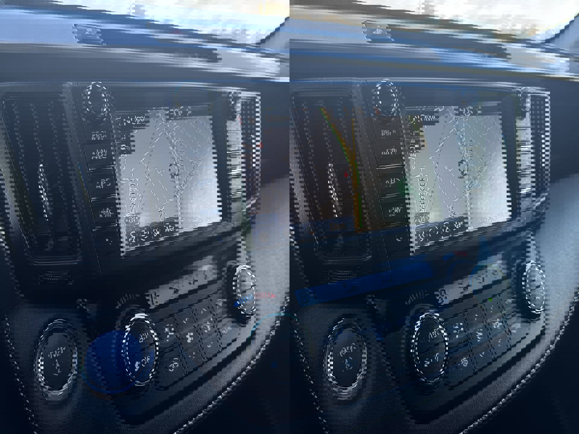 Used 2017 Toyota RAV4 Limited image 14