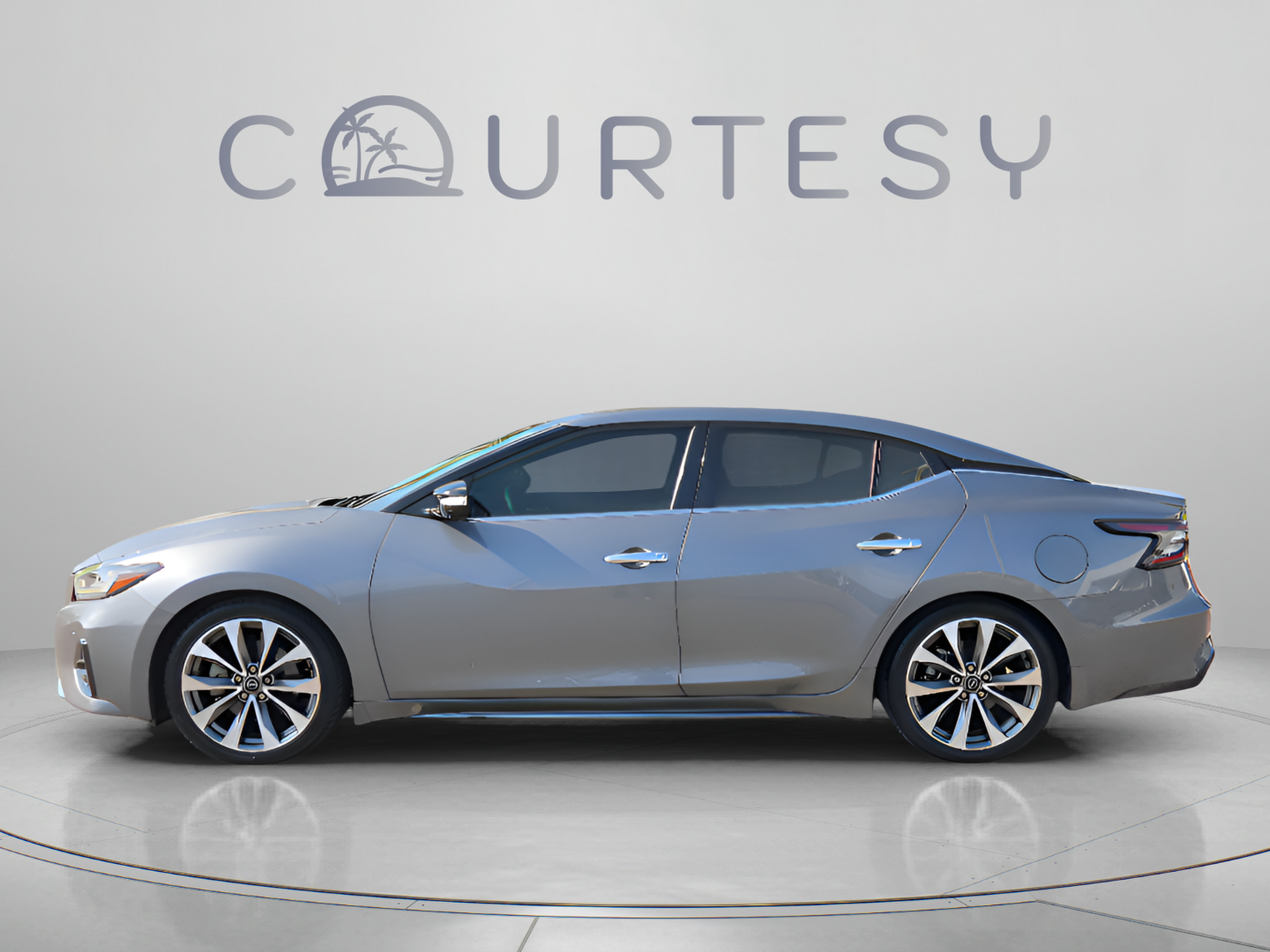 Used 2023 Nissan Maxima Platinum w/ Sport Mat Group FWD image 3