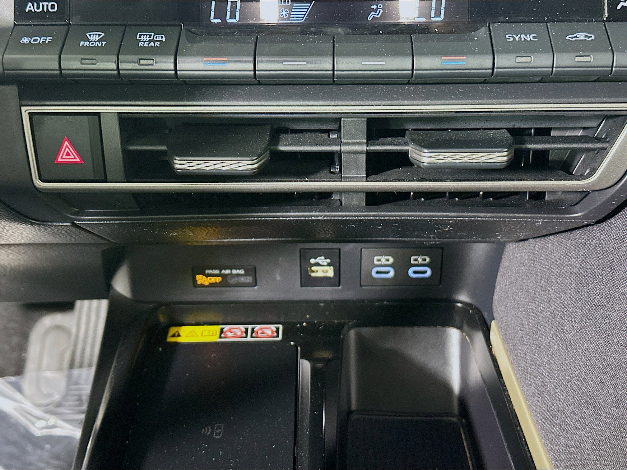 Used 2025 Toyota Camry LE image 23