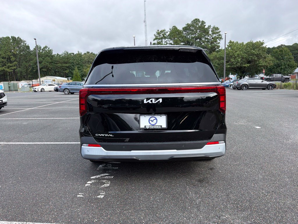Certified 2026 Kia Carnival FWD image 6