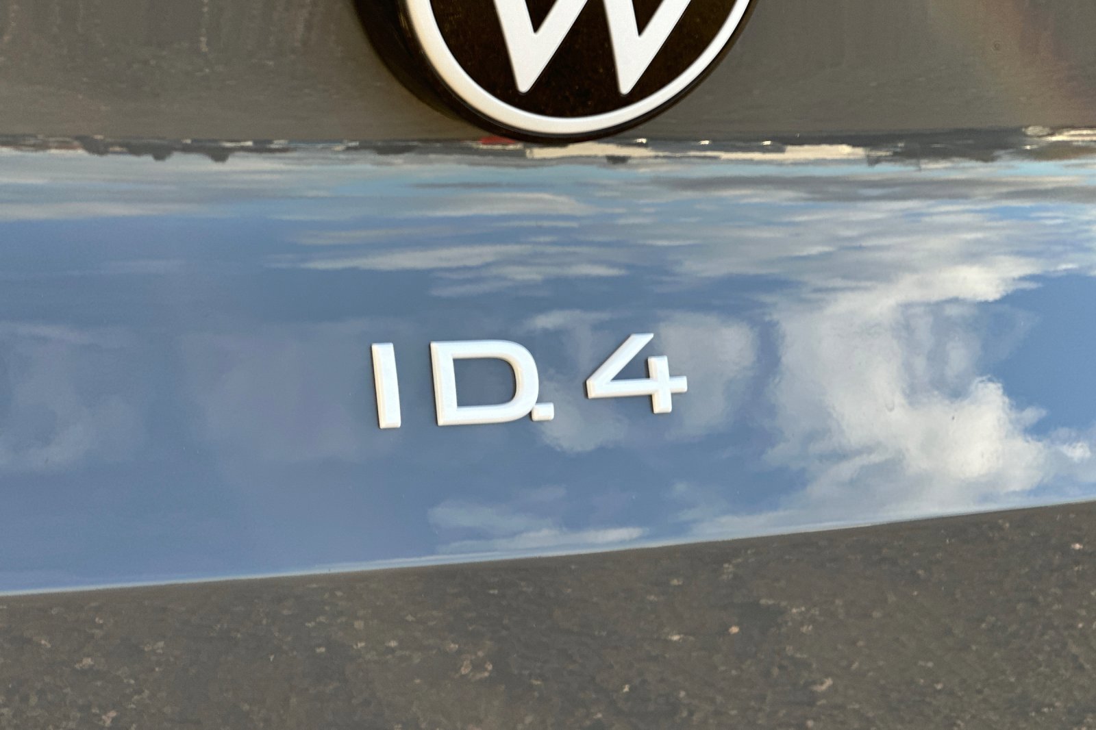 New 2025 Volkswagen ID.4 Pro image 27