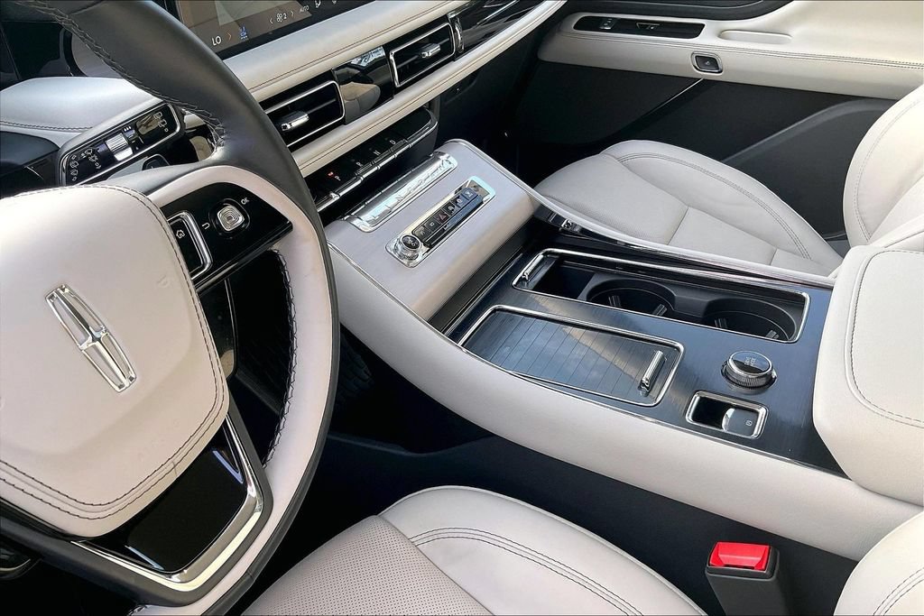 Used 2026 Lincoln Aviator Reserve RWD image 19