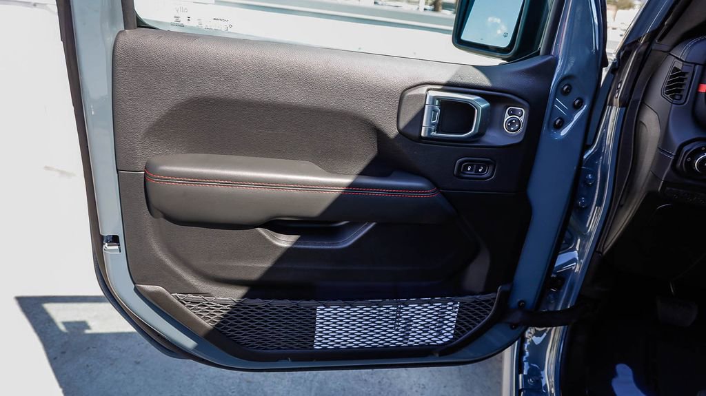 New 2026 Jeep Wrangler Unlimited Rubicon w/ Whitecap Package image 24