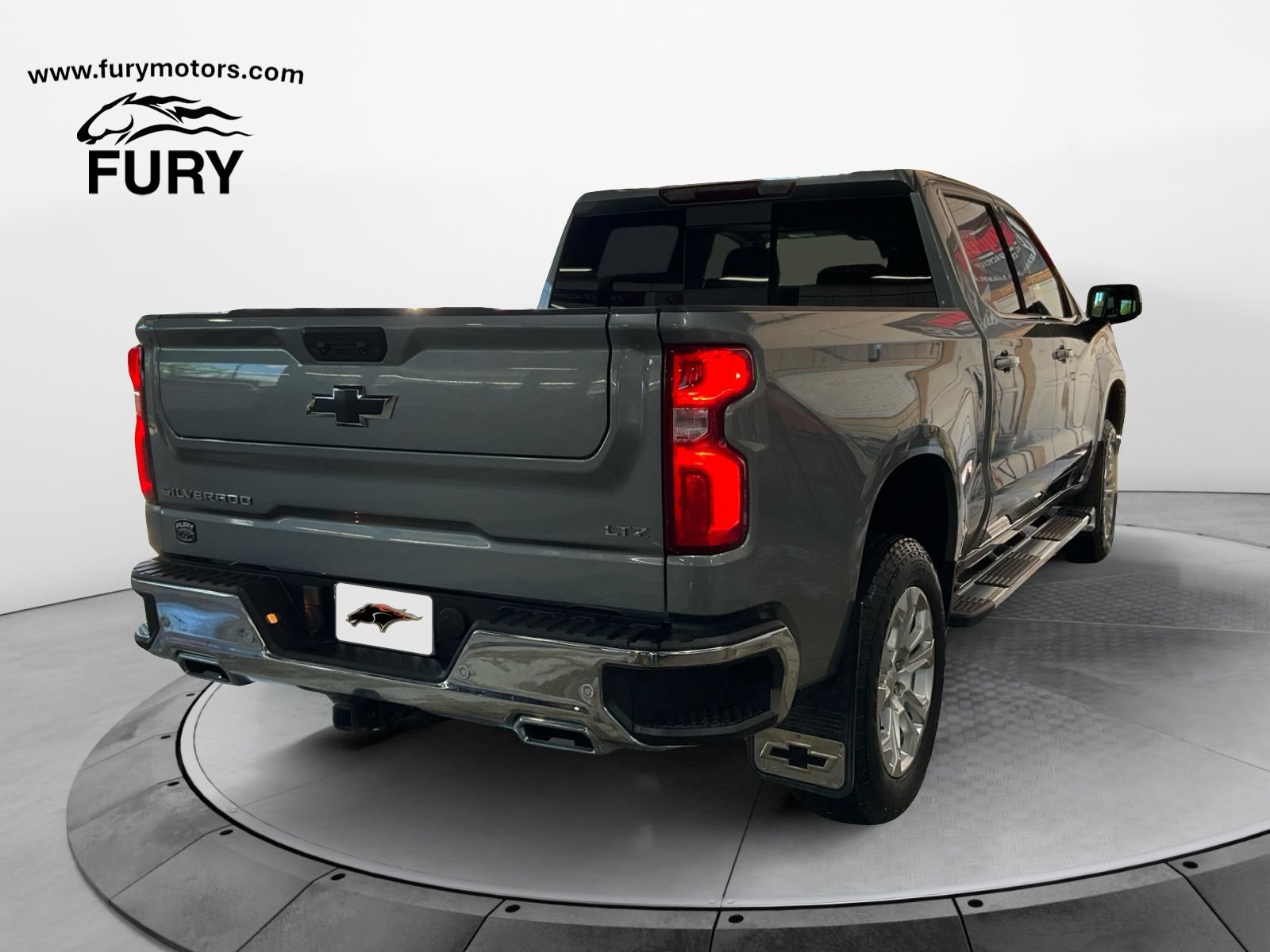 Used 2024 Chevrolet Silverado 1500 LTZ w/ LTZ Premium Package AWD/4WD image 3