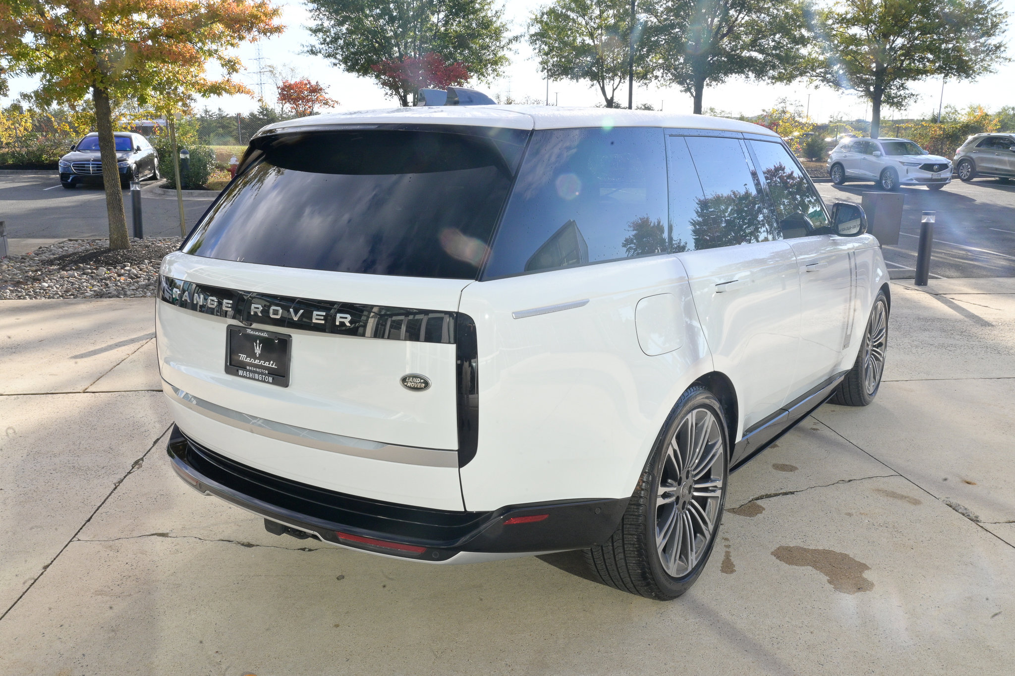 Used 2023 Land Rover Range Rover Autobiography image 5