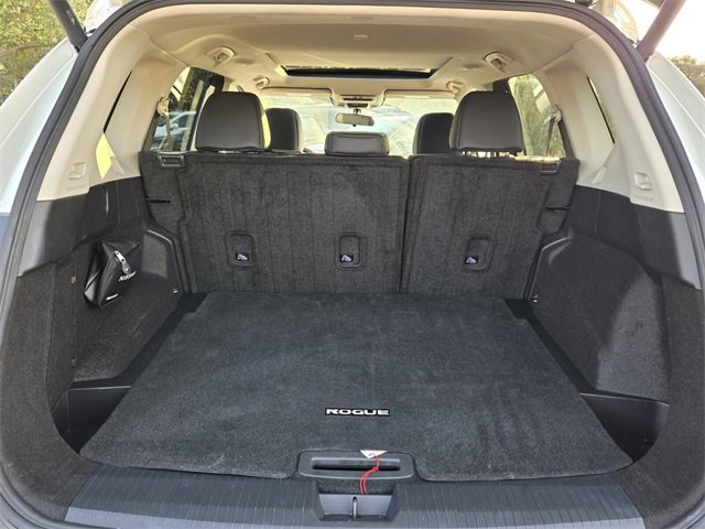 Used 2023 Nissan Rogue SV w/ SV Premium B Package image 14