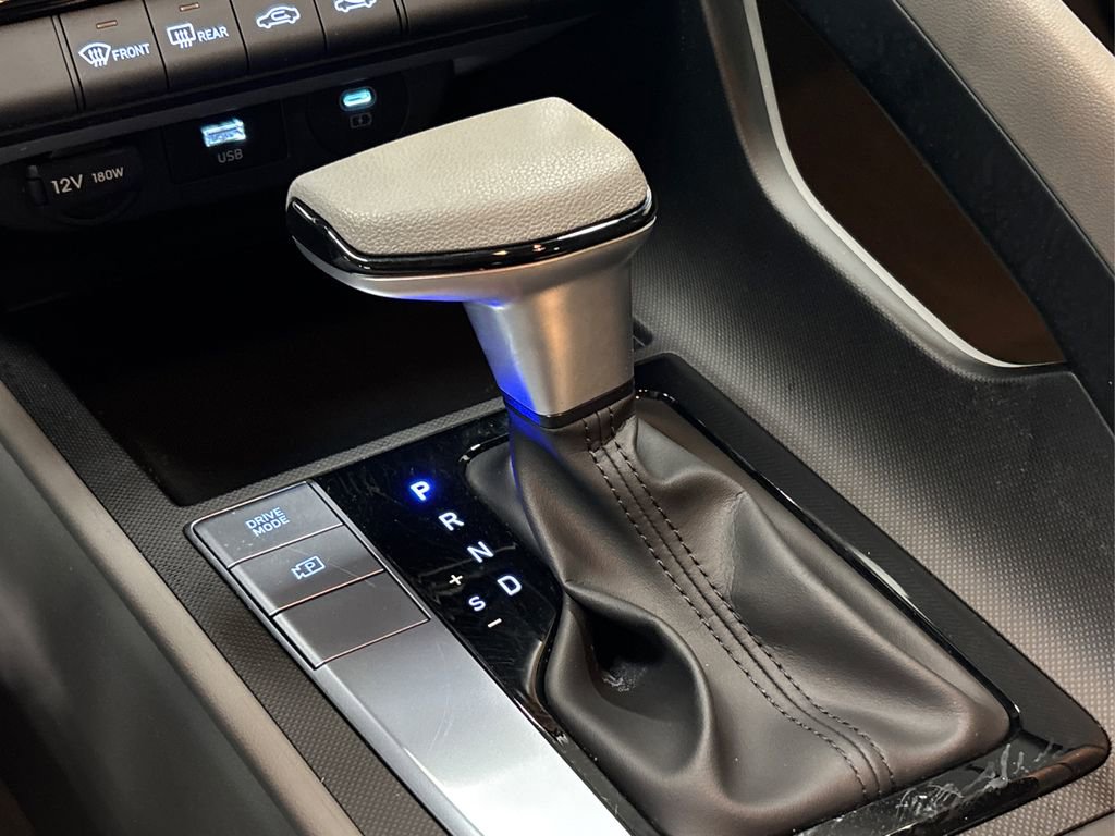 Certified 2024 Hyundai Elantra SEL image 32