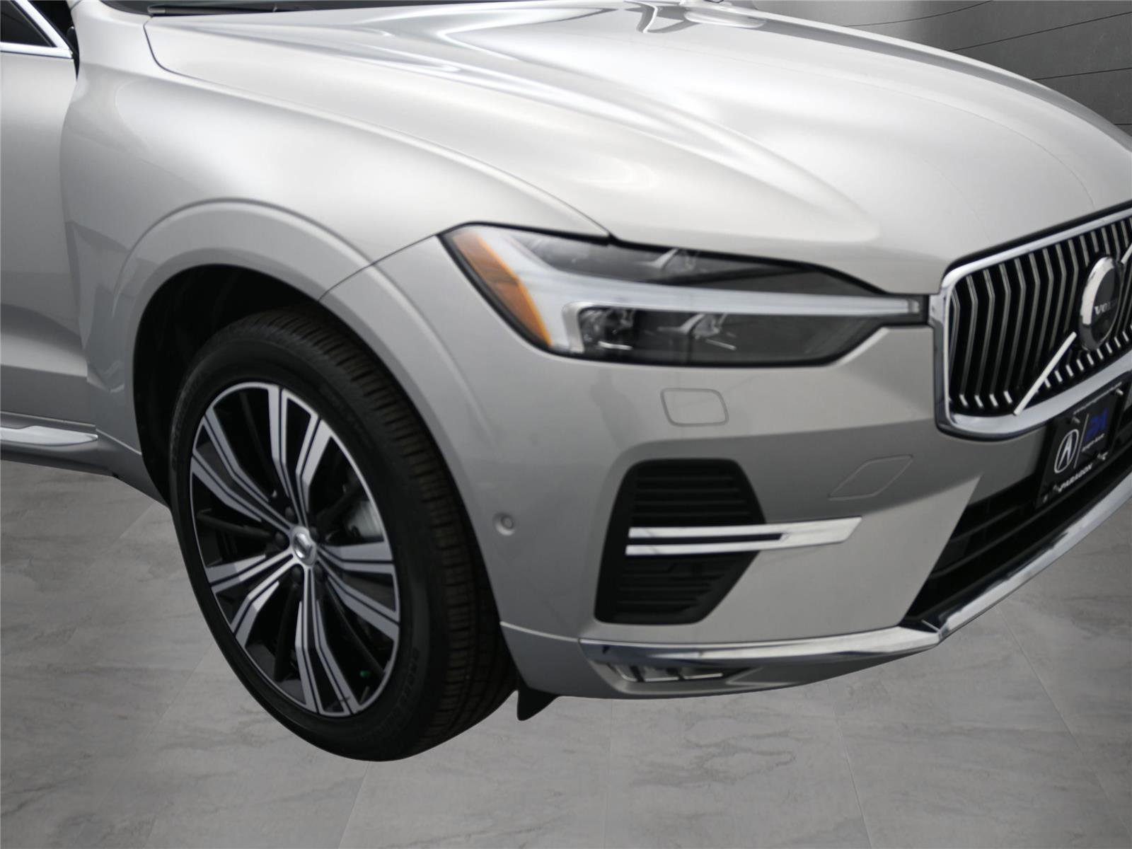 Used 2023 Volvo XC60 B6 Ultimate w/ Climate Package image 25