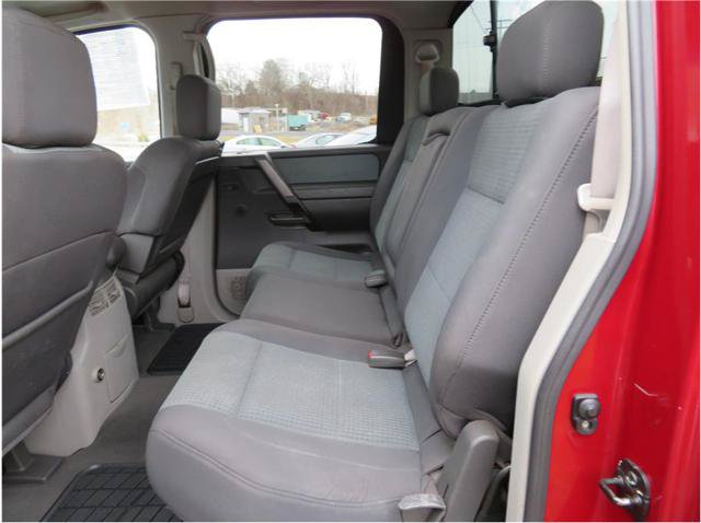 Used 2004 Nissan Titan SE AWD/4WD image 24