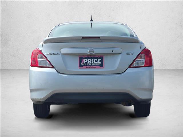 Used 2016 Nissan Versa SV w/ SV Appearance Package FWD image 4