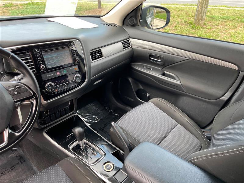 Used 2017 Mitsubishi Outlander ES AWD/4WD image 86