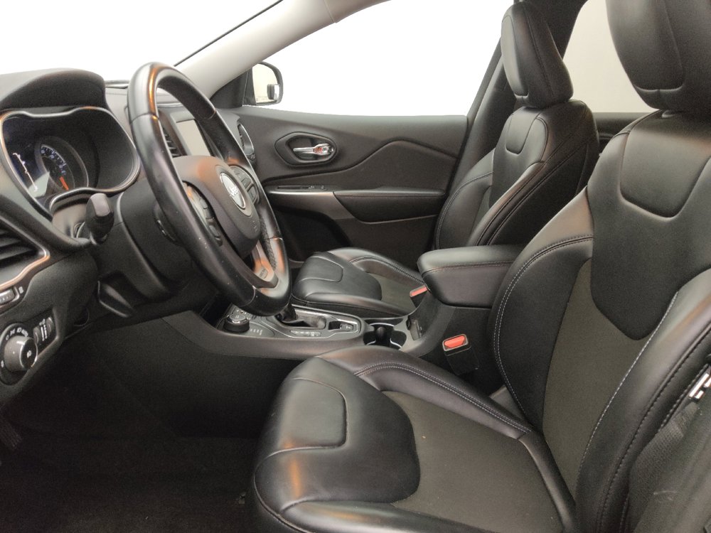 Used 2019 Jeep Cherokee Latitude Plus image 17