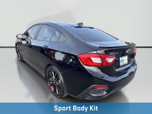 Used 2018 Chevrolet Cruze LT w/ Sun And Sound Package FWD image 3