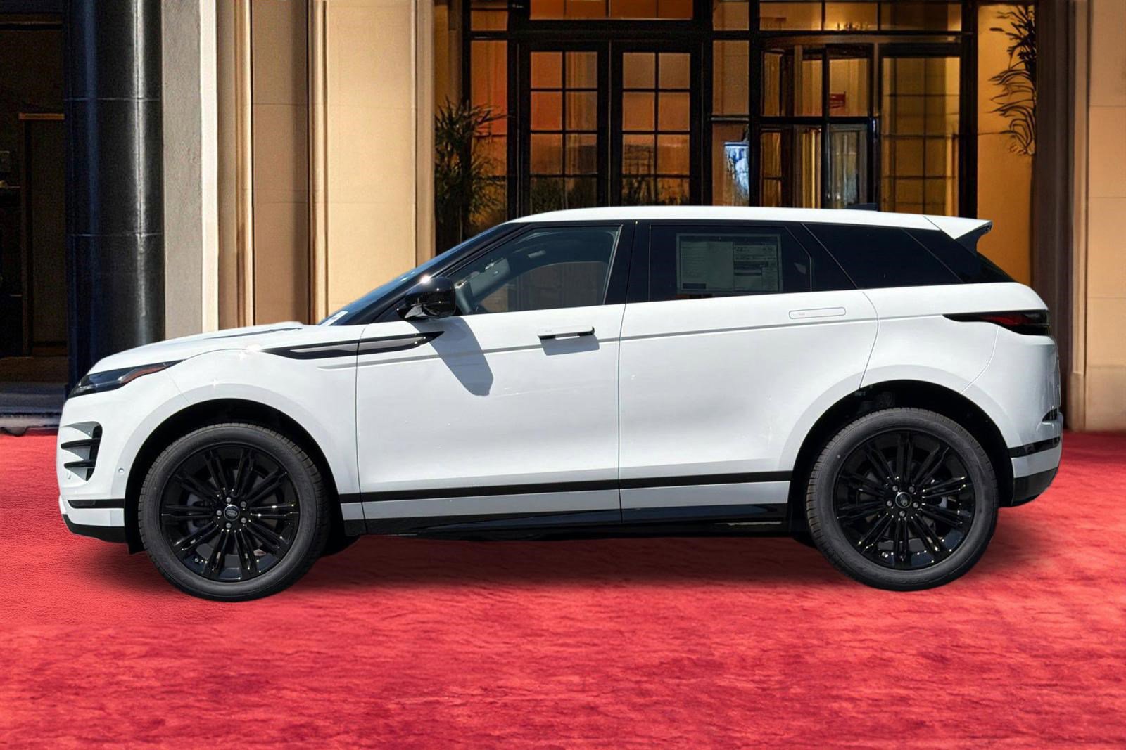 New 2026 Land Rover Range Rover Evoque Dynamic SE AWD/4WD image 2
