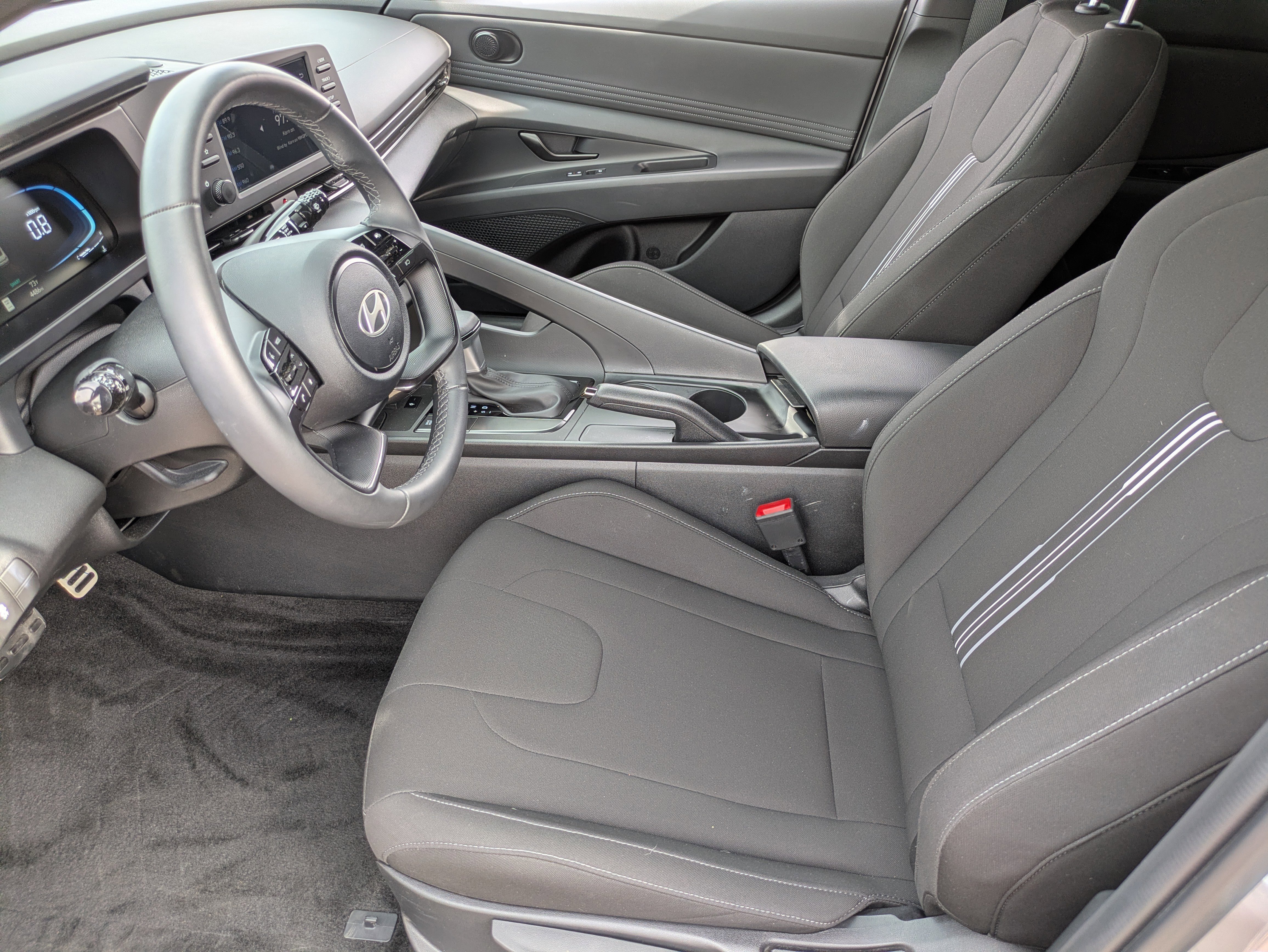 Certified 2025 Hyundai Elantra Sport image 16