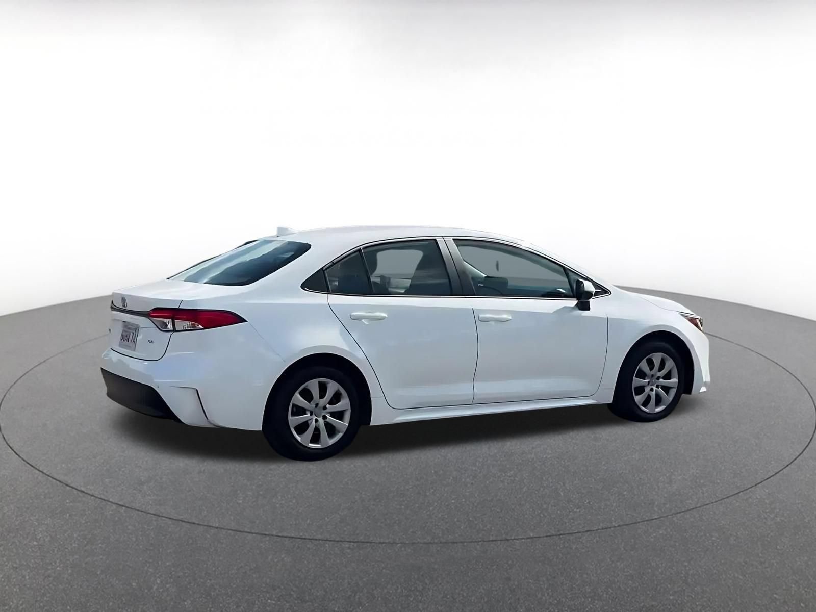 Used 2025 Toyota Corolla LE FWD image 13