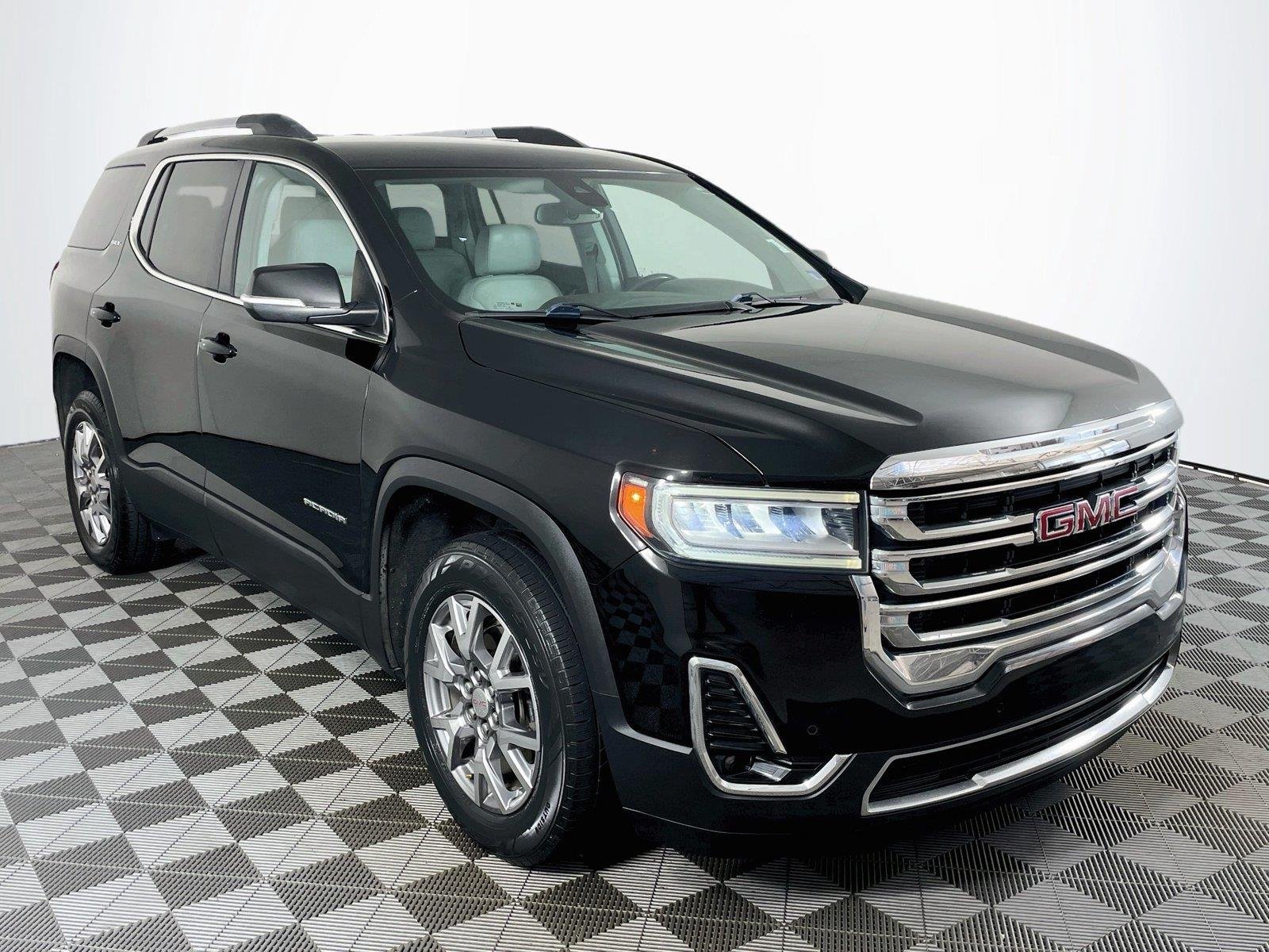 Used 2021 GMC Acadia SLT w/ LPO, Floor Liner Package FWD image 1