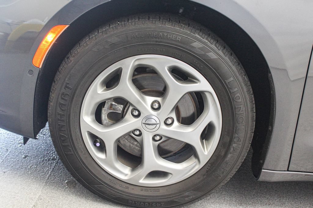Used 2022 Chrysler Pacifica Limited FWD image 10