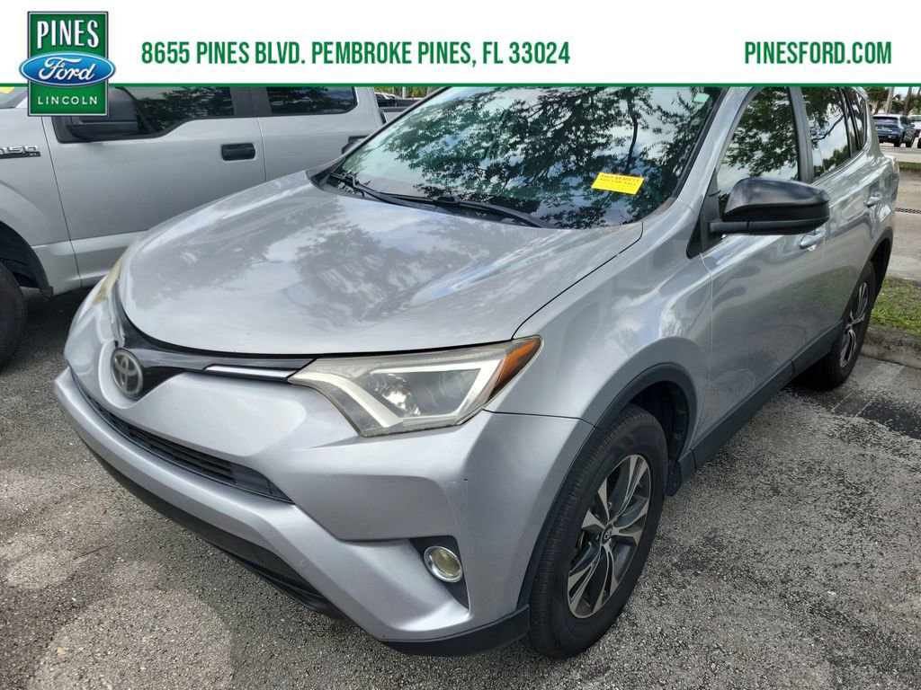 Used 2017 Toyota RAV4 LE image 1