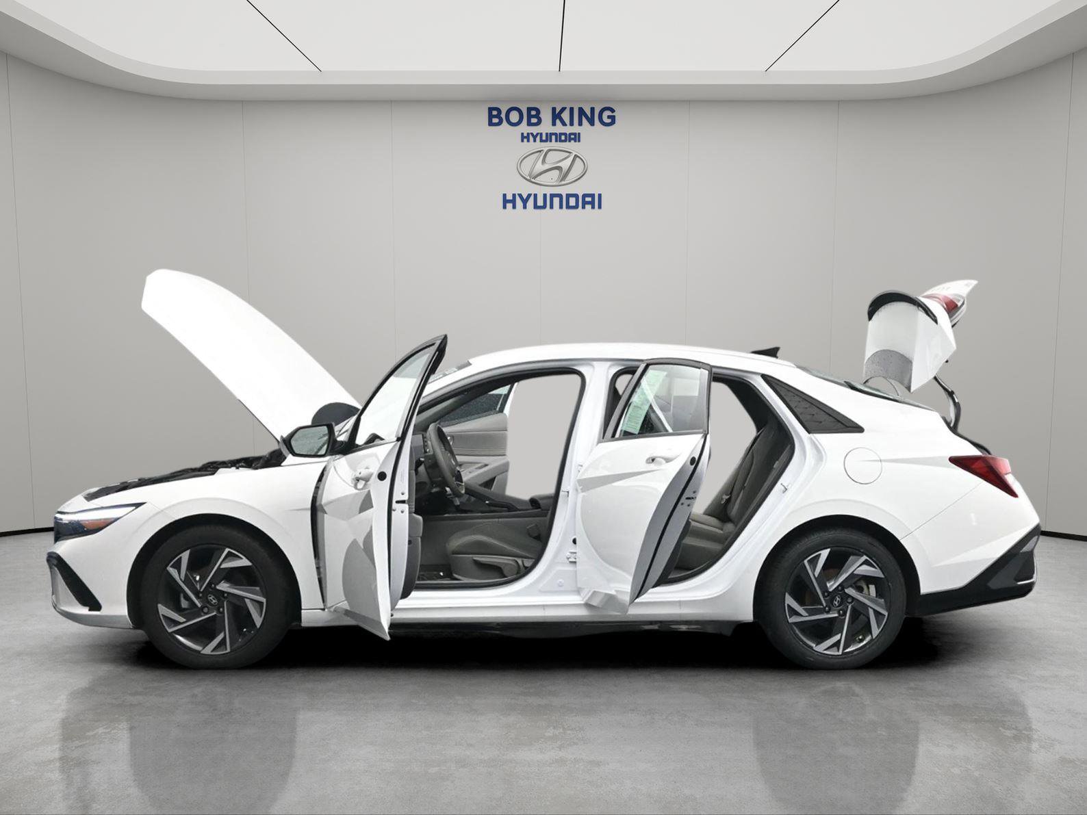 Certified 2025 Hyundai Elantra Sport image 33