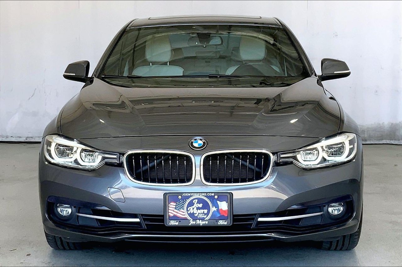 Used 2018 BMW 330i Sedan RWD image 2