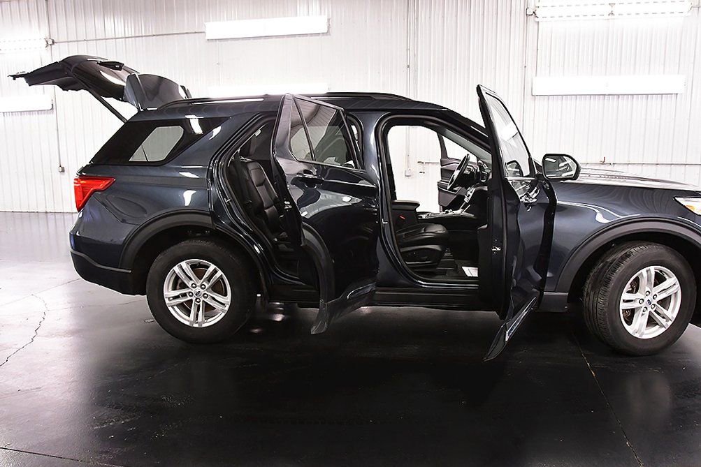 Used 2023 Ford Explorer XLT w/ Equipment Group 202A image 34