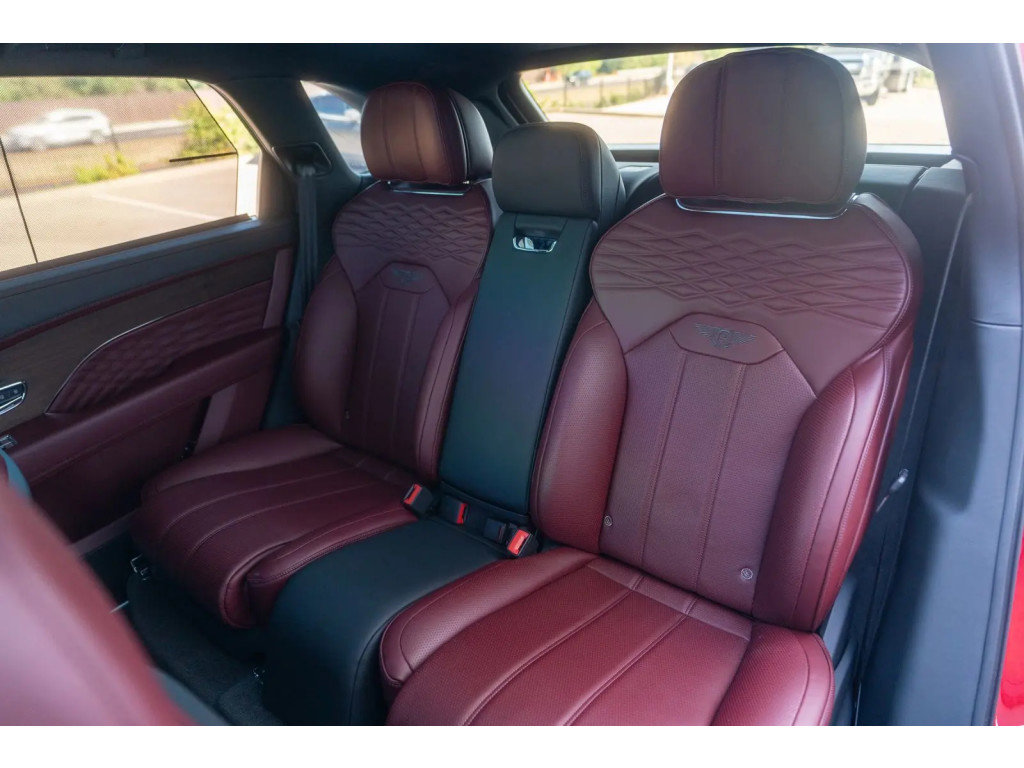 Used 2024 Bentley Bentayga Extended Wheelbase image 65